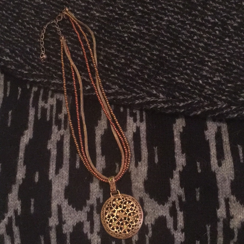 The perfect vintage necklace a dainty essential!